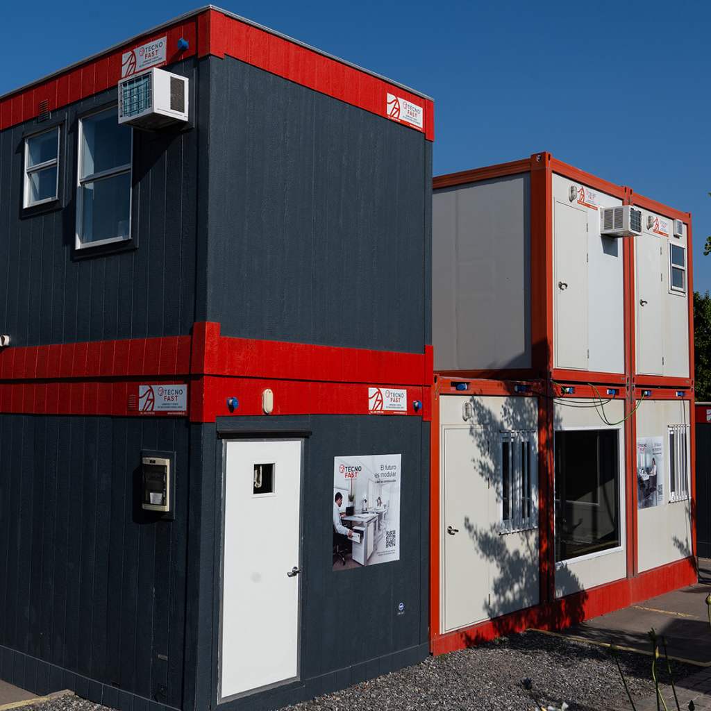 Oficinas modulares prefabricadas para proyectos mineros, educativos e industriales.